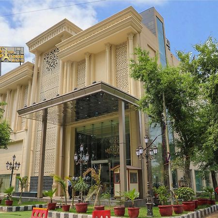The Grand Parisian Hotel Delhi  Eksteriør billede