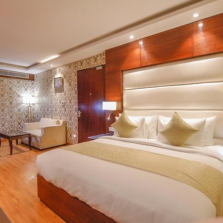 The Grand Parisian Hotel Delhi  Eksteriør billede
