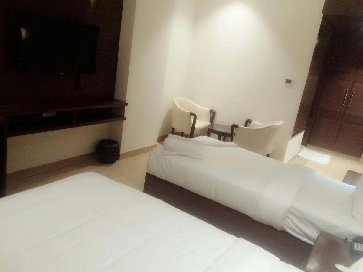 The Grand Parisian Hotel Delhi  Eksteriør billede