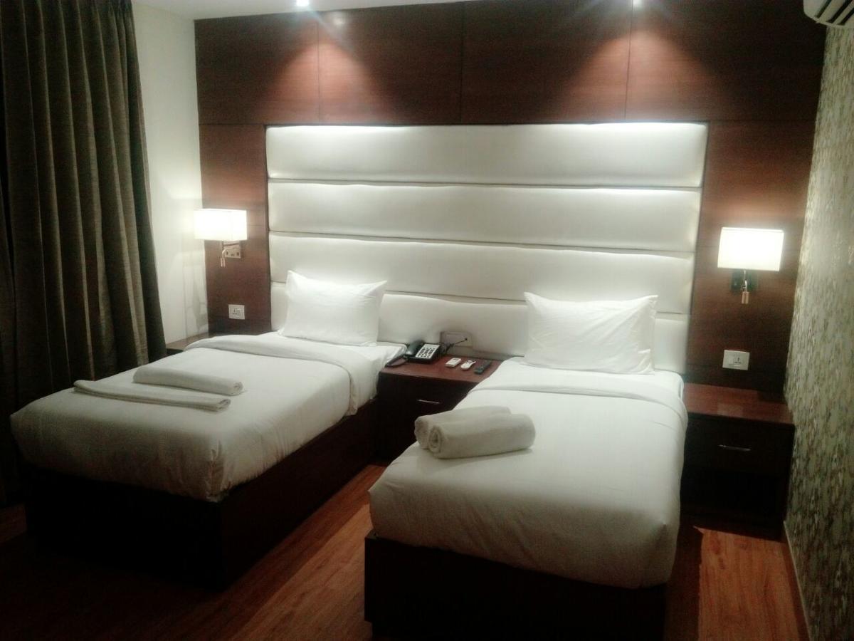 The Grand Parisian Hotel Delhi  Eksteriør billede