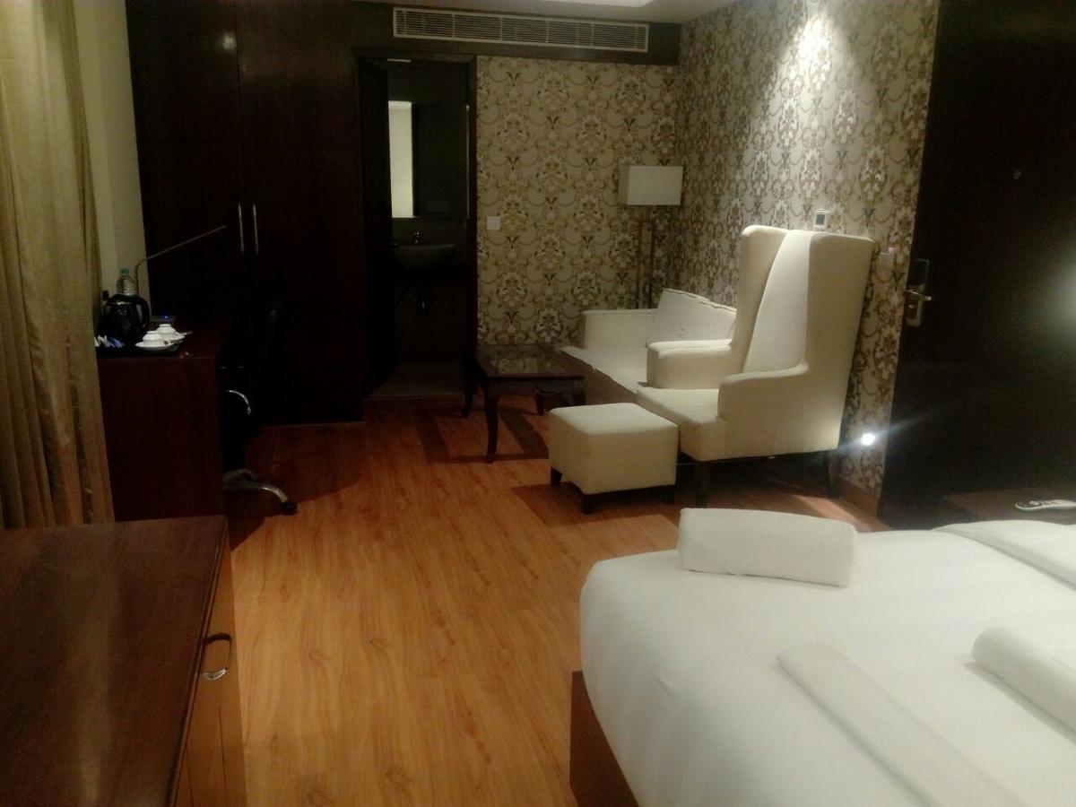 The Grand Parisian Hotel Delhi  Eksteriør billede