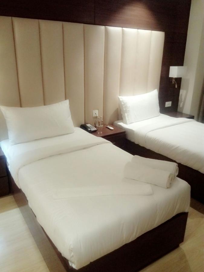 The Grand Parisian Hotel Delhi  Eksteriør billede