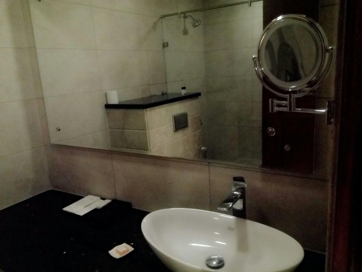 The Grand Parisian Hotel Delhi  Eksteriør billede