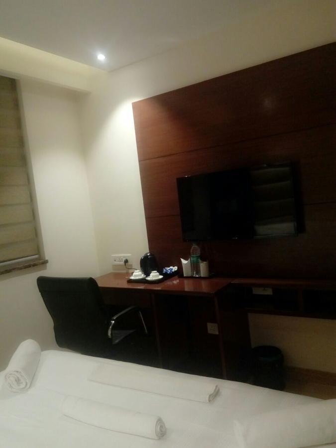 The Grand Parisian Hotel Delhi  Eksteriør billede