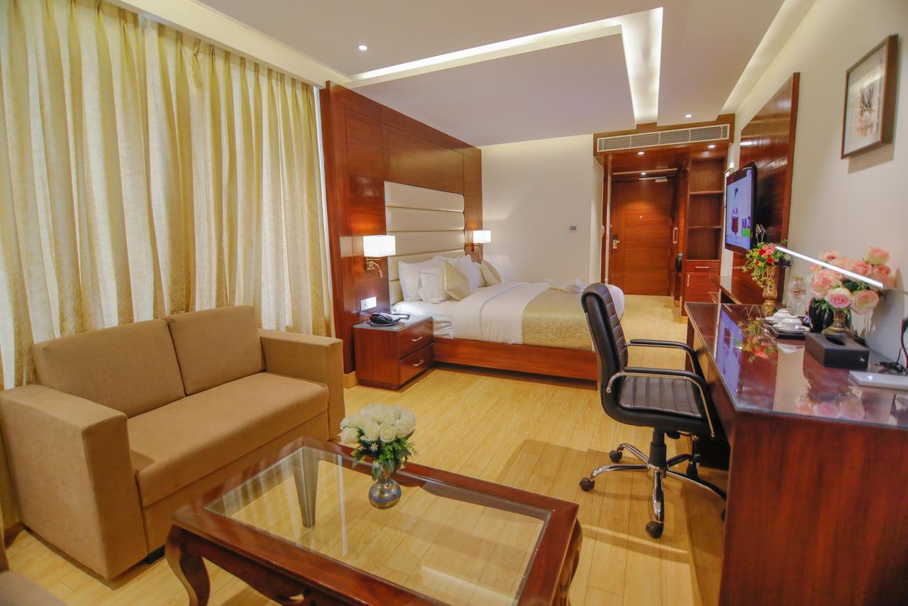 The Grand Parisian Hotel Delhi  Eksteriør billede
