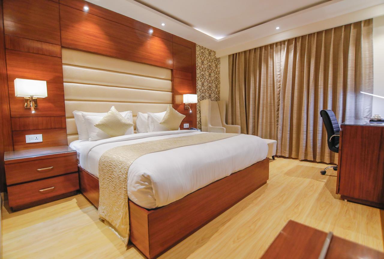 The Grand Parisian Hotel Delhi  Eksteriør billede