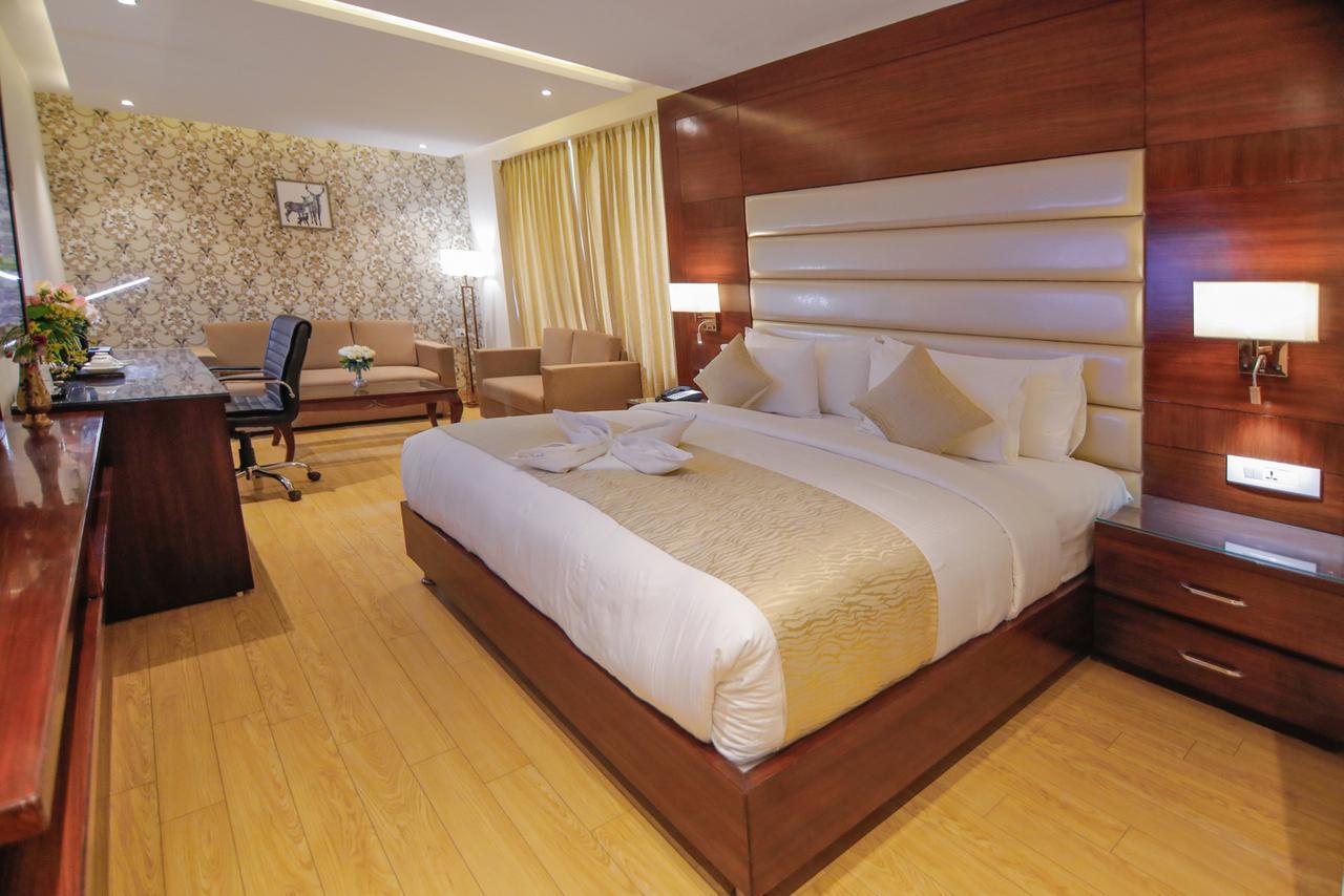 The Grand Parisian Hotel Delhi  Eksteriør billede
