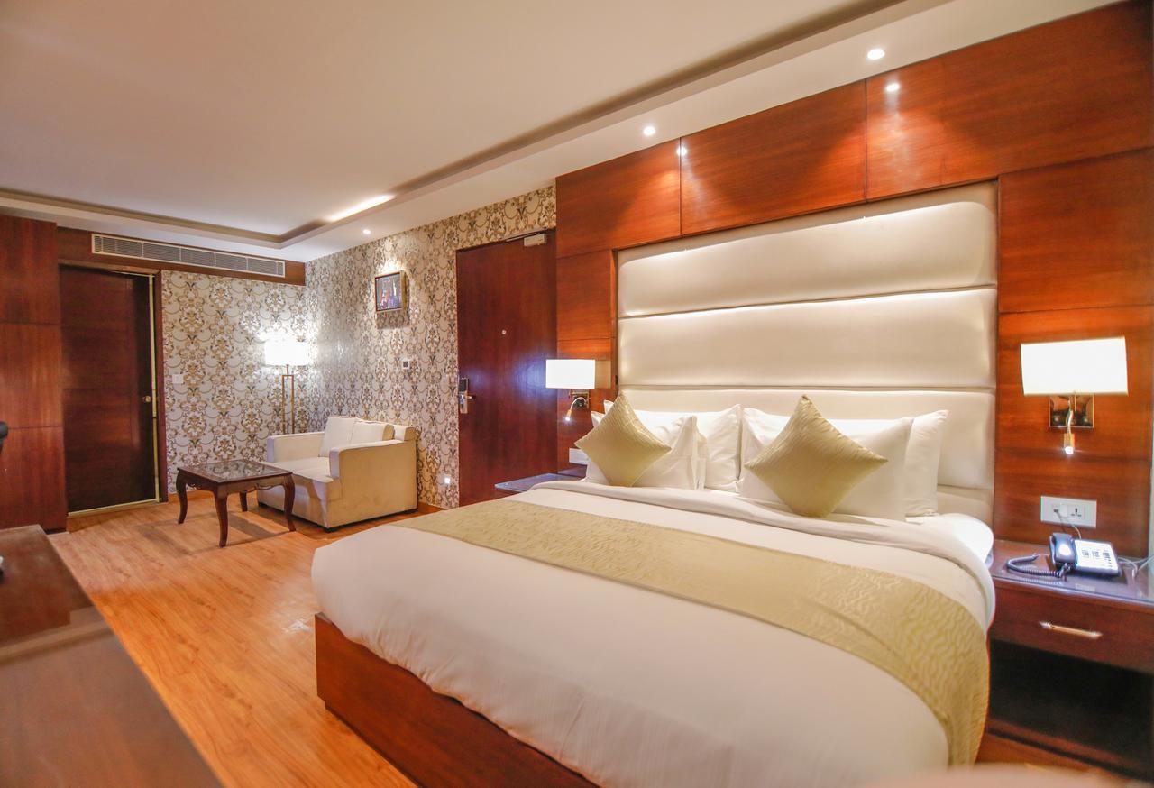 The Grand Parisian Hotel Delhi  Eksteriør billede