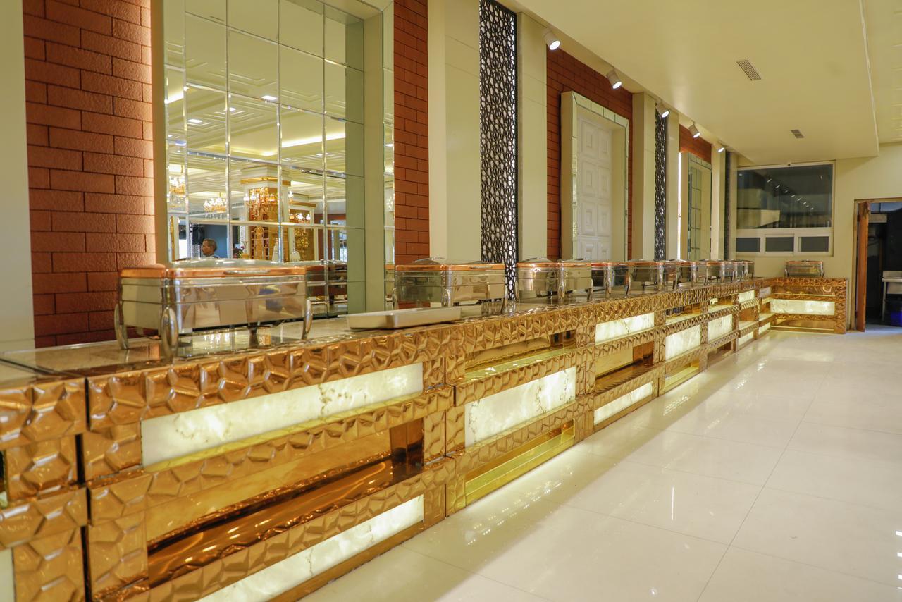The Grand Parisian Hotel Delhi  Eksteriør billede