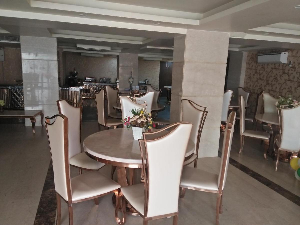 The Grand Parisian Hotel Delhi  Eksteriør billede